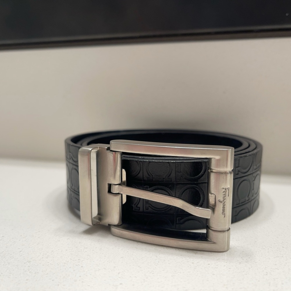 Salvatore Ferragamo Men’s Size 36 Black Embossed Logo Leather Belt